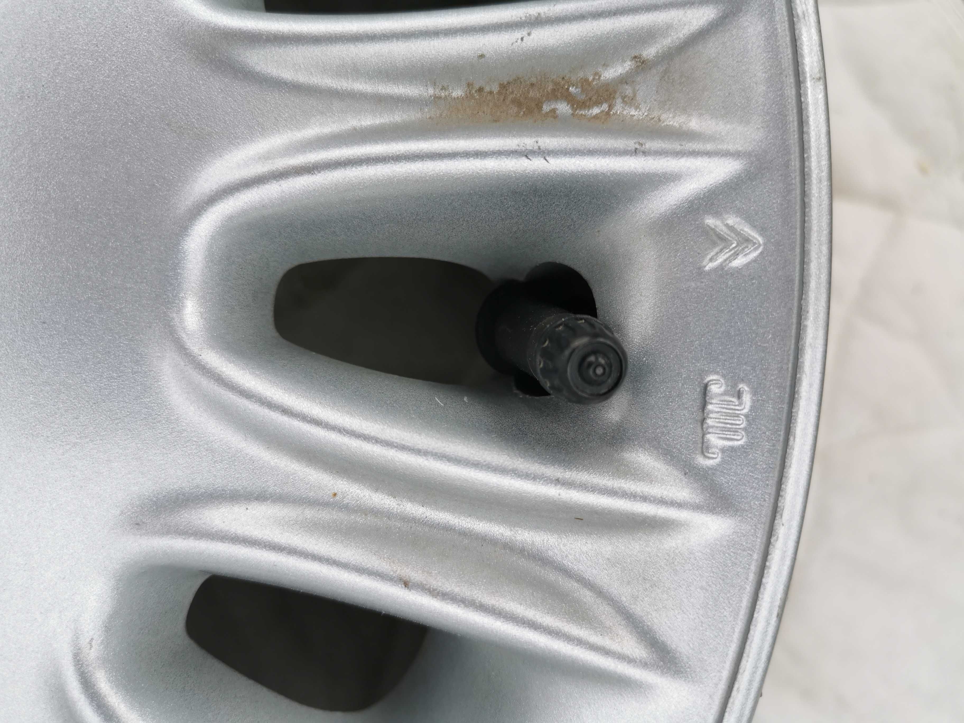 Felga aluminiowa 6,5Jx16 Citroen Berlingo C5 4x108 ET26 używana