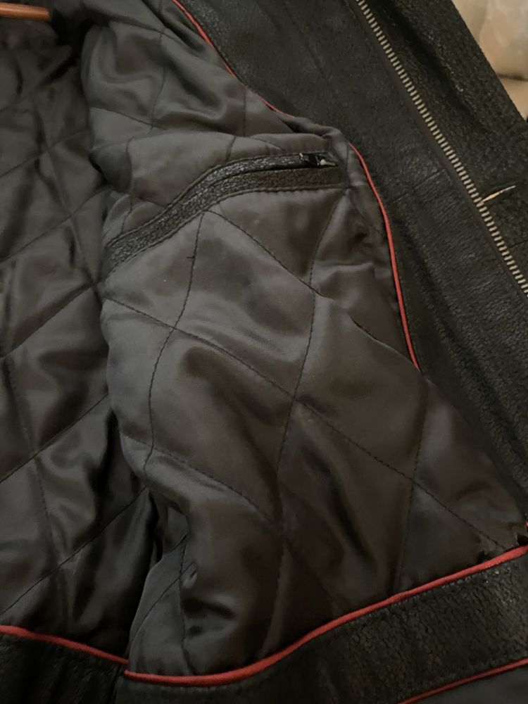 Мужская кожаная куртка с подкладкой
JCC collection (пр-во ЕС)
