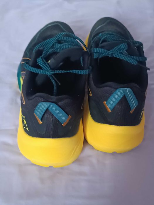 Кросівки чоловічі ASICS, розмір 42, устілка 28 см