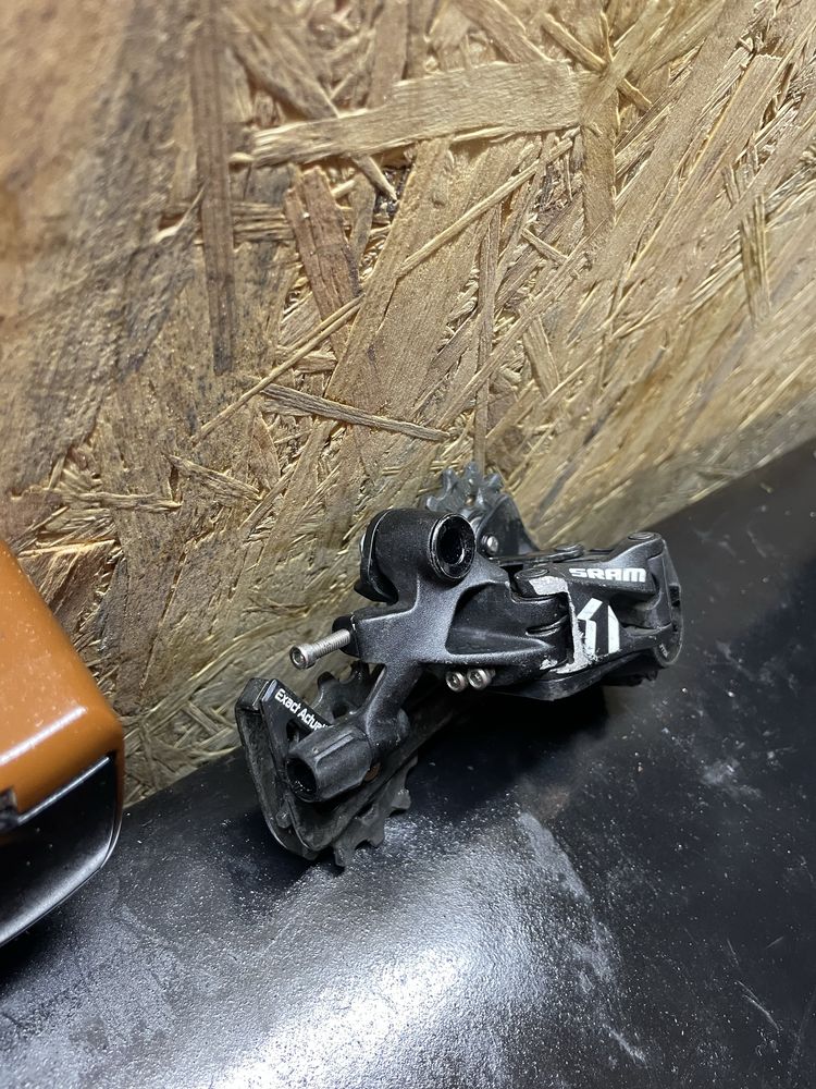 Przerzutka tył Sram Apex 11s