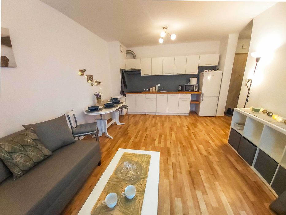 Nowa Huta / Bieńczyce / ul. Fatimska 61 / miejsce postojowe