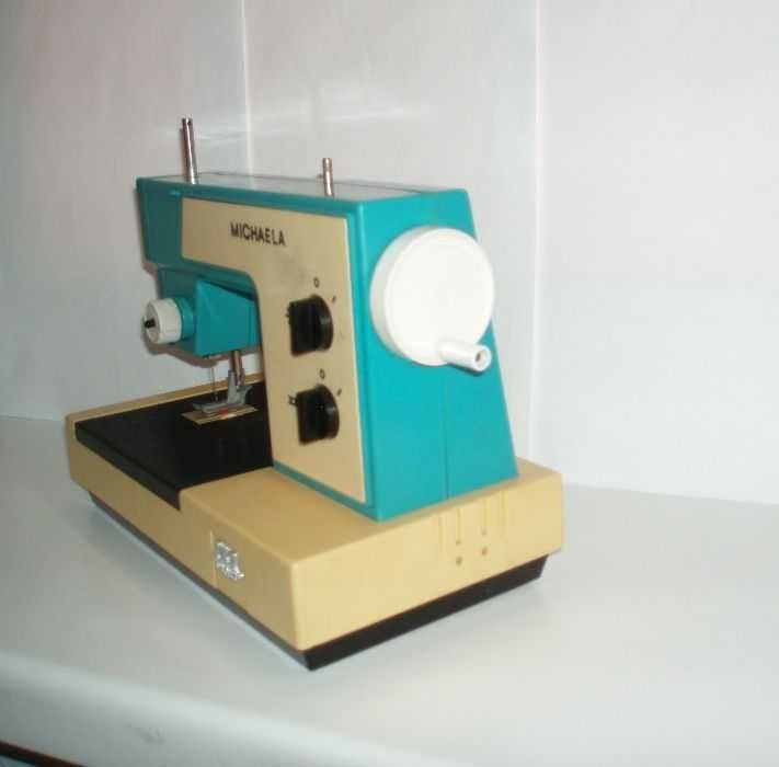 Детская швейная машинка Мichaela фирмы Piko Spielwaren ГДР винтаж