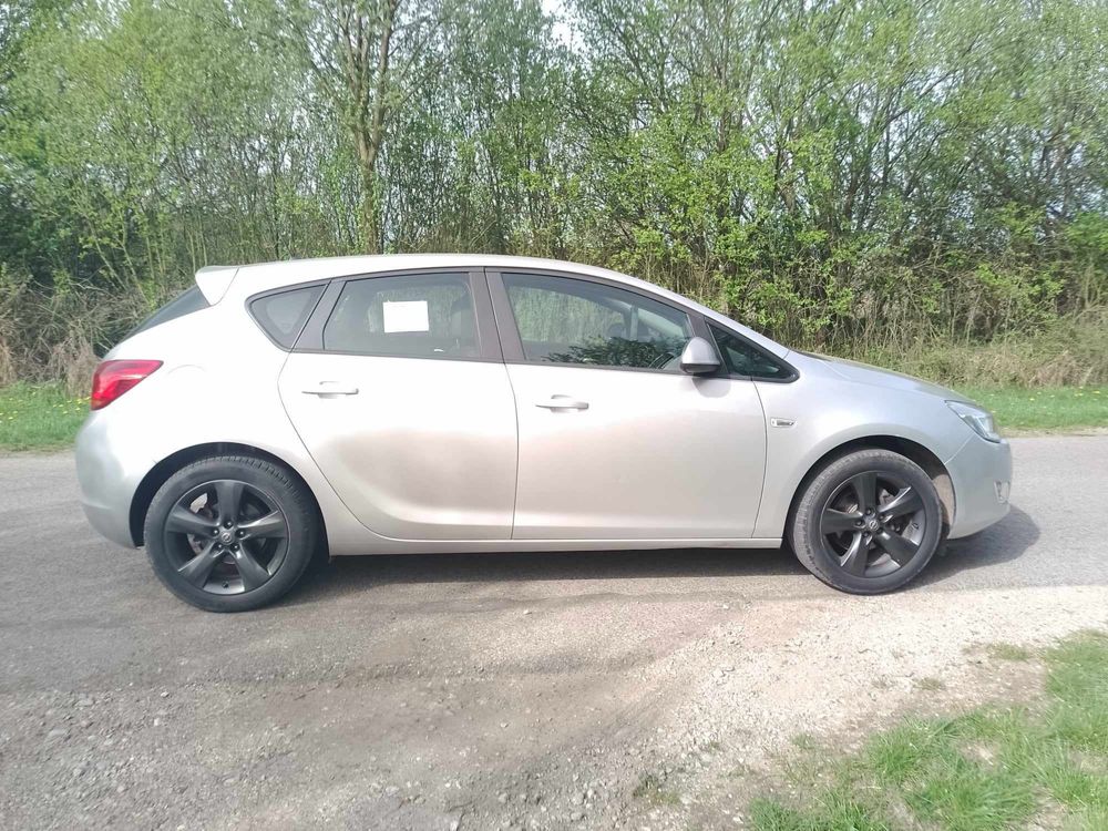 Sprzedam Opel Astra J