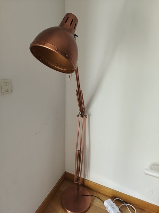 Candeeiro de pé cobre