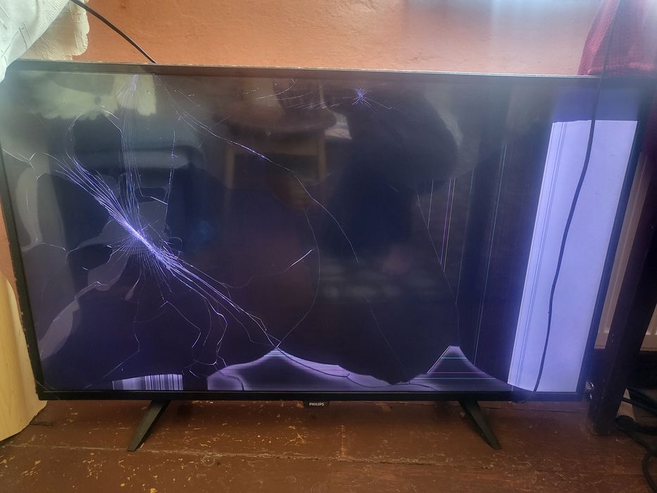Telewizor Philips Smart uszkodzony
Telewizor marki Philips z uszkodzon
