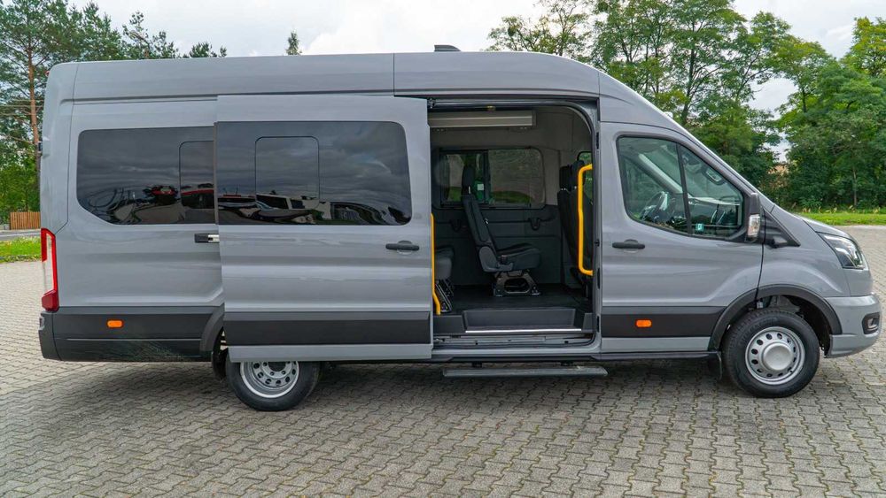 Wynajem autobusu 16 - osobowego Ford Transit 2025