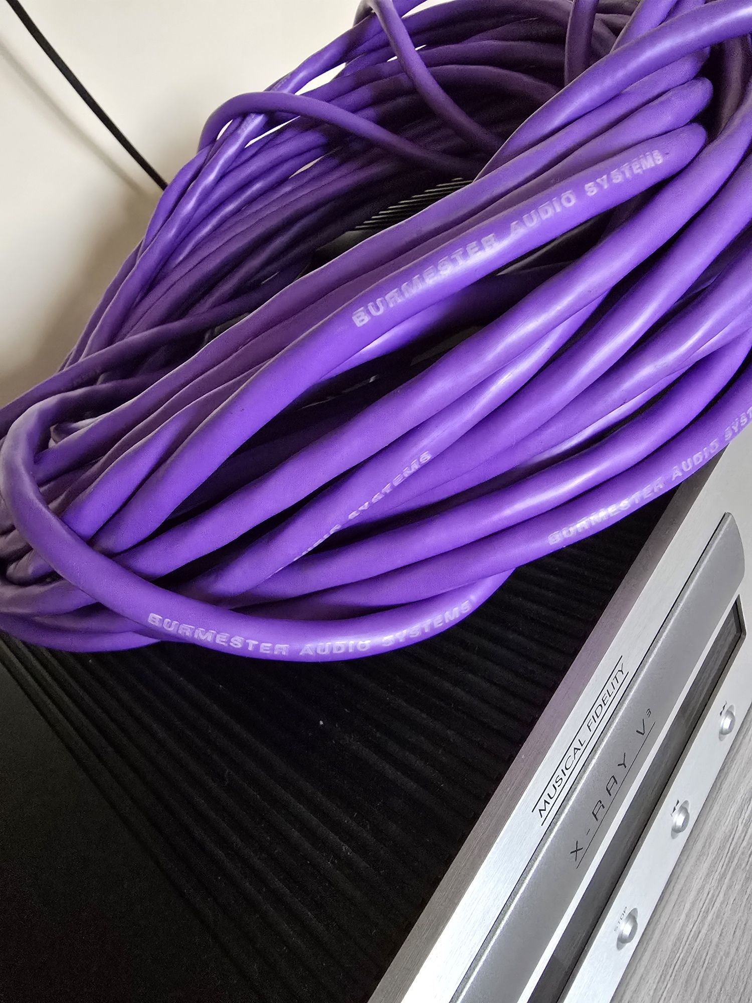 Przewód Audio. BURMESTER AUDIO SYSTEMS . Długość 19m.