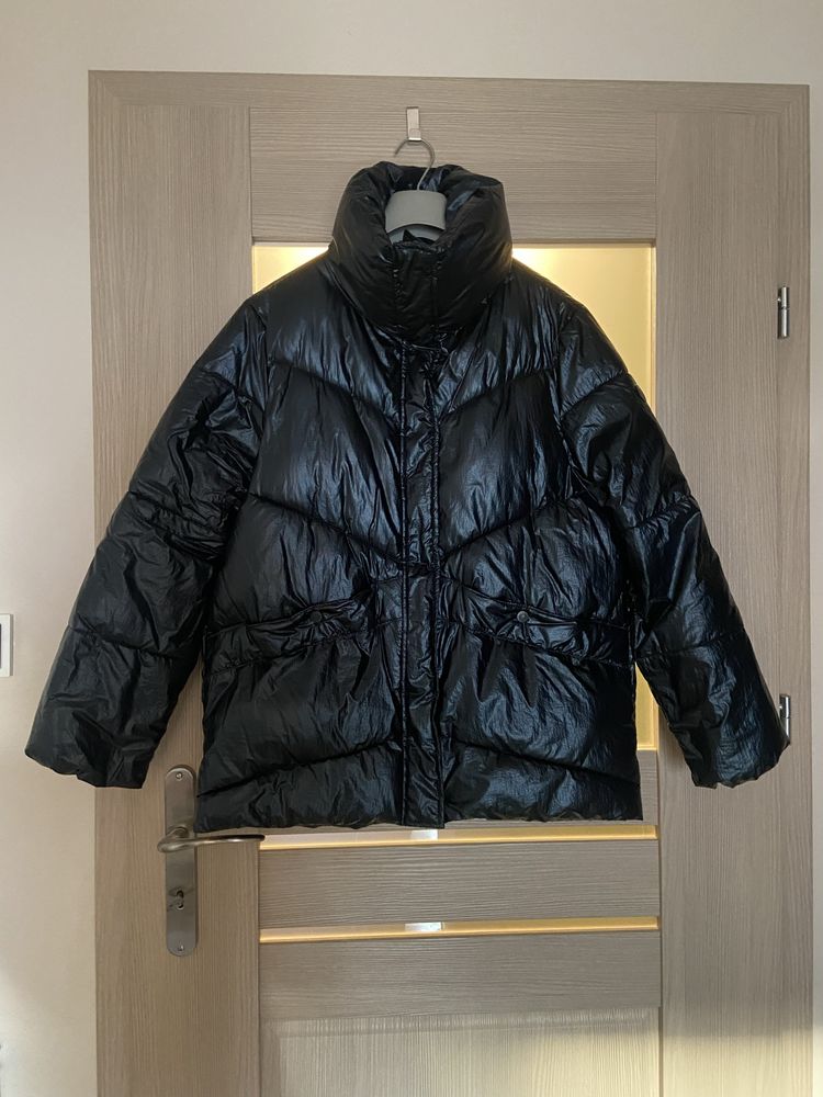 Czarna granatowa błyszcząca kurtka zimowa puchowa Massimo Dutti S M L