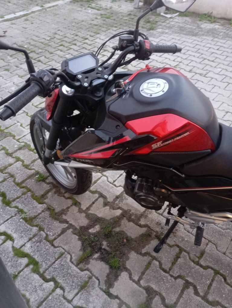 Vendo Fk motores 125cc ou troco por carrinha caixa fechada