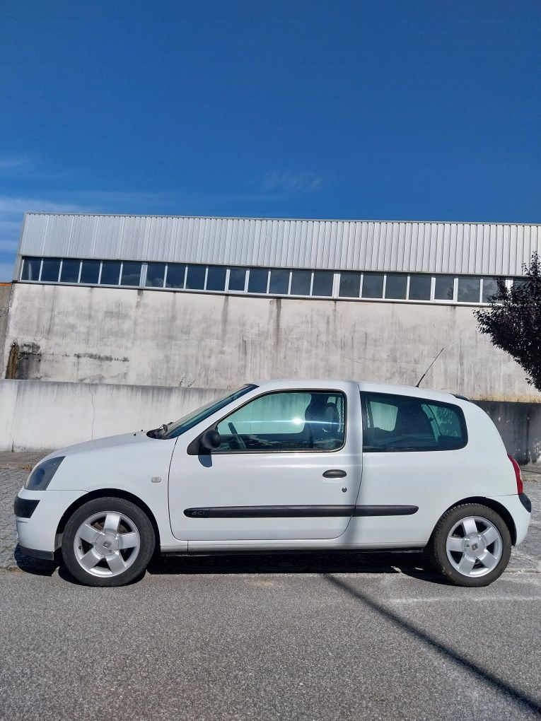 Renault Celio AC 04