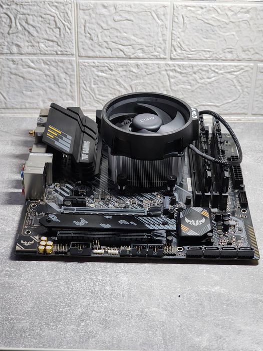 Asus tuf gaming b550m plus Wi-Fi II полный комплект с коробкой