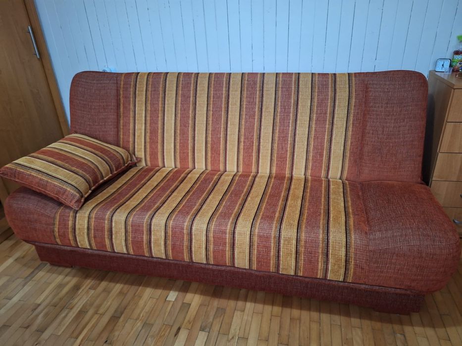 Kanapa rozkładana na sprężynach 115x200