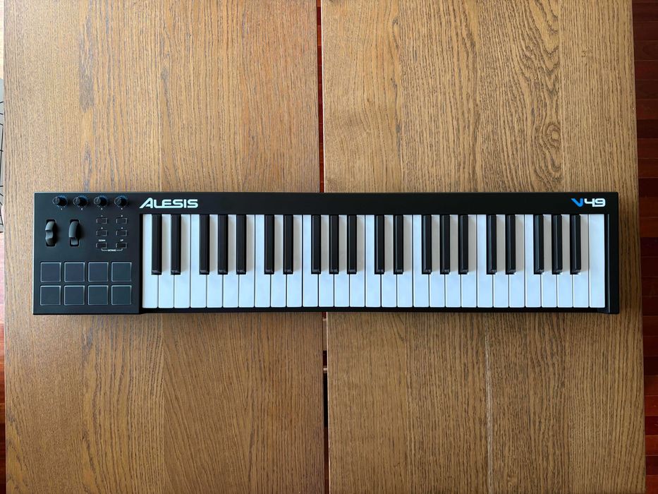 Teclado MIDI Alesis V49