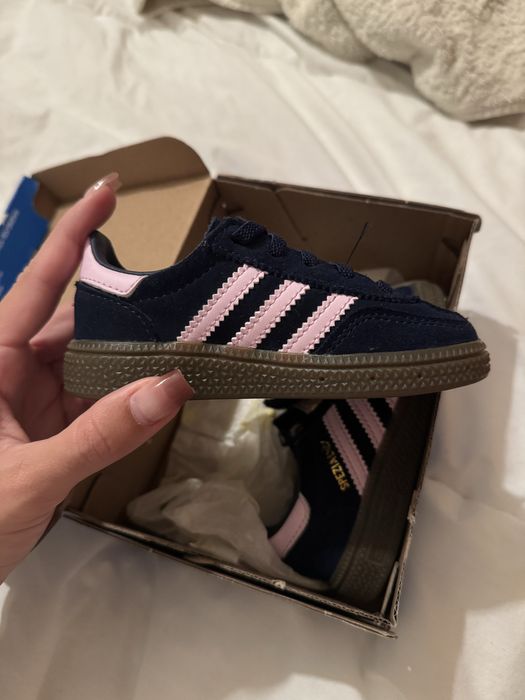 Téni adidas spezial