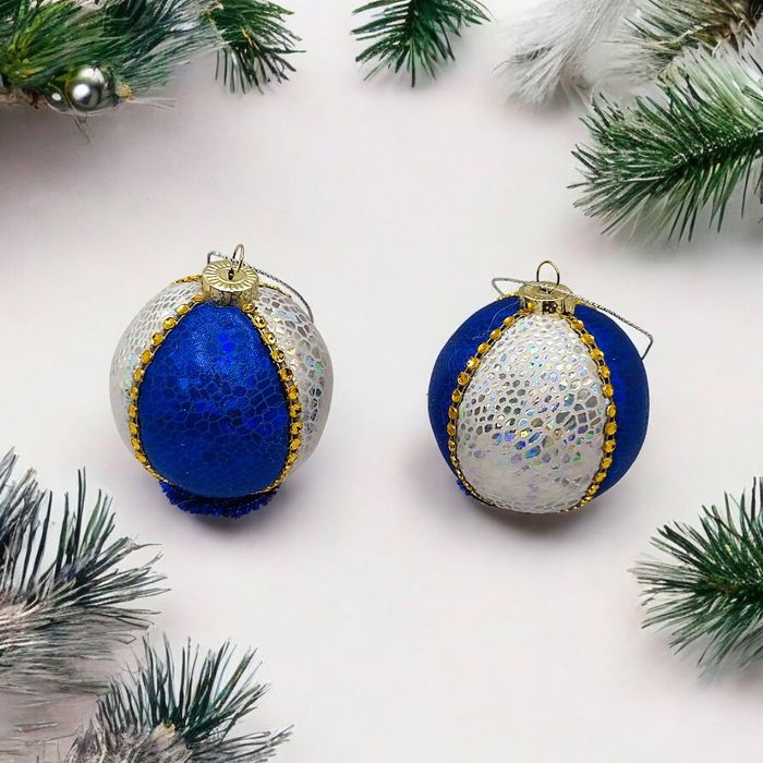 Новорічні ялинкові кулі ручної роботи.