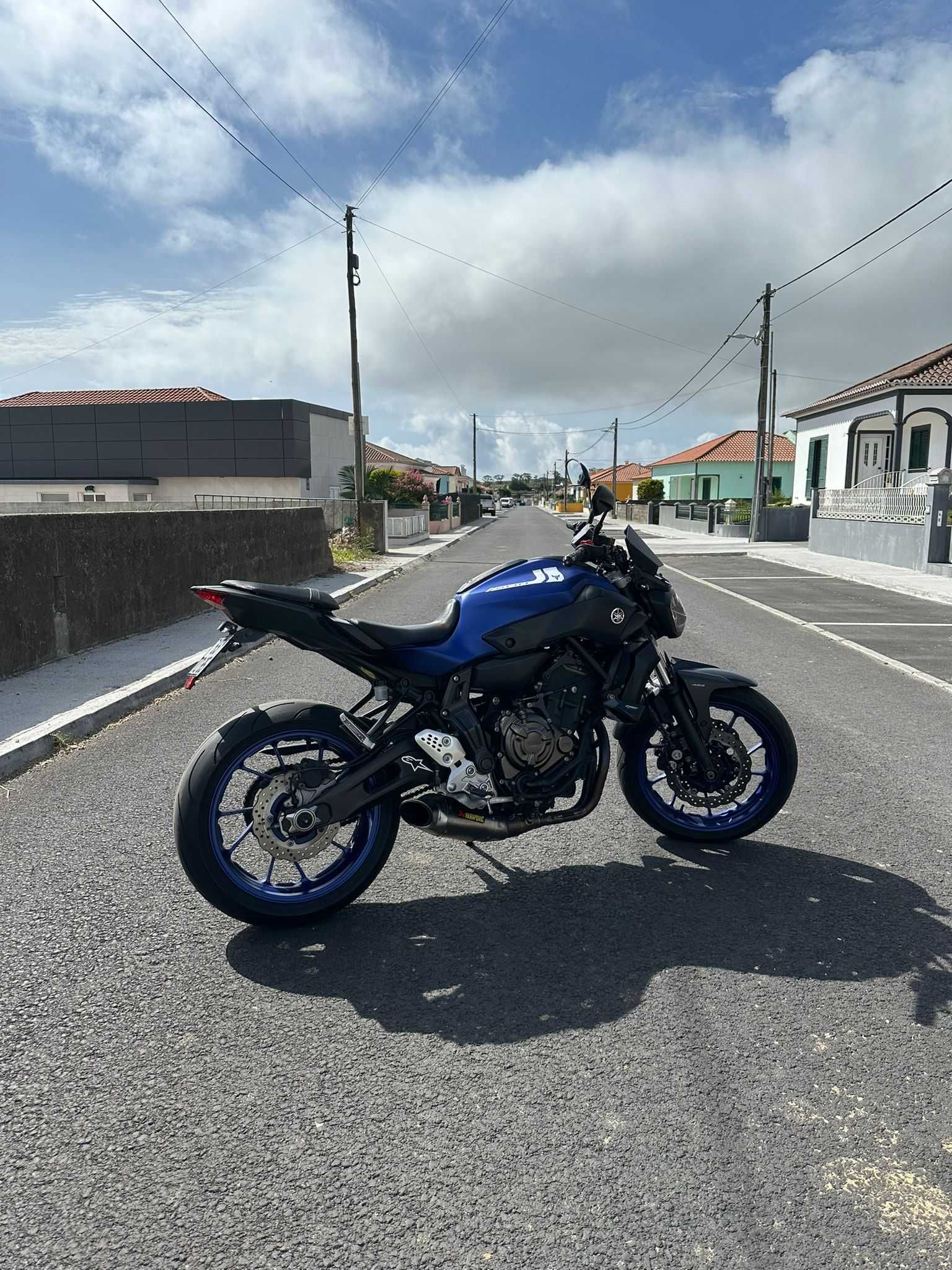 Vendo Mt 07 55w nova