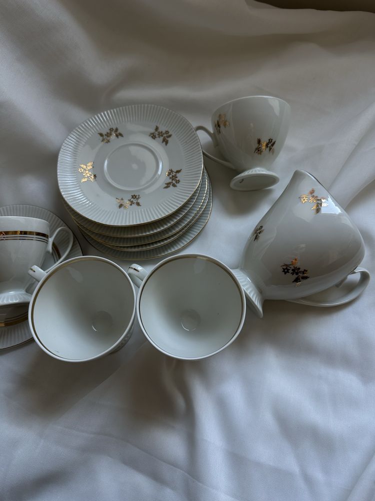 Zestaw filiżanek porcelan