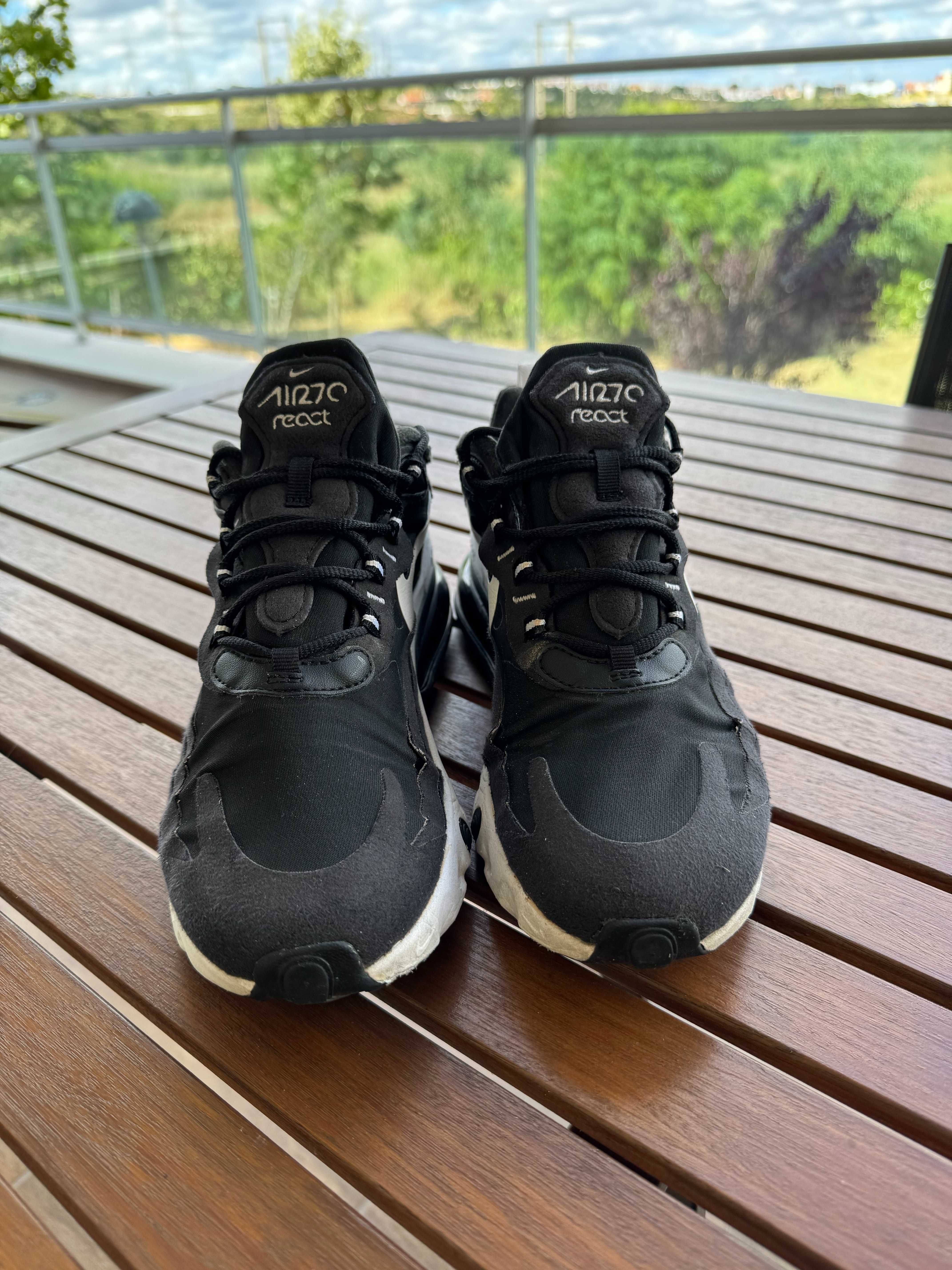Nike AirMax React 70 Pretos