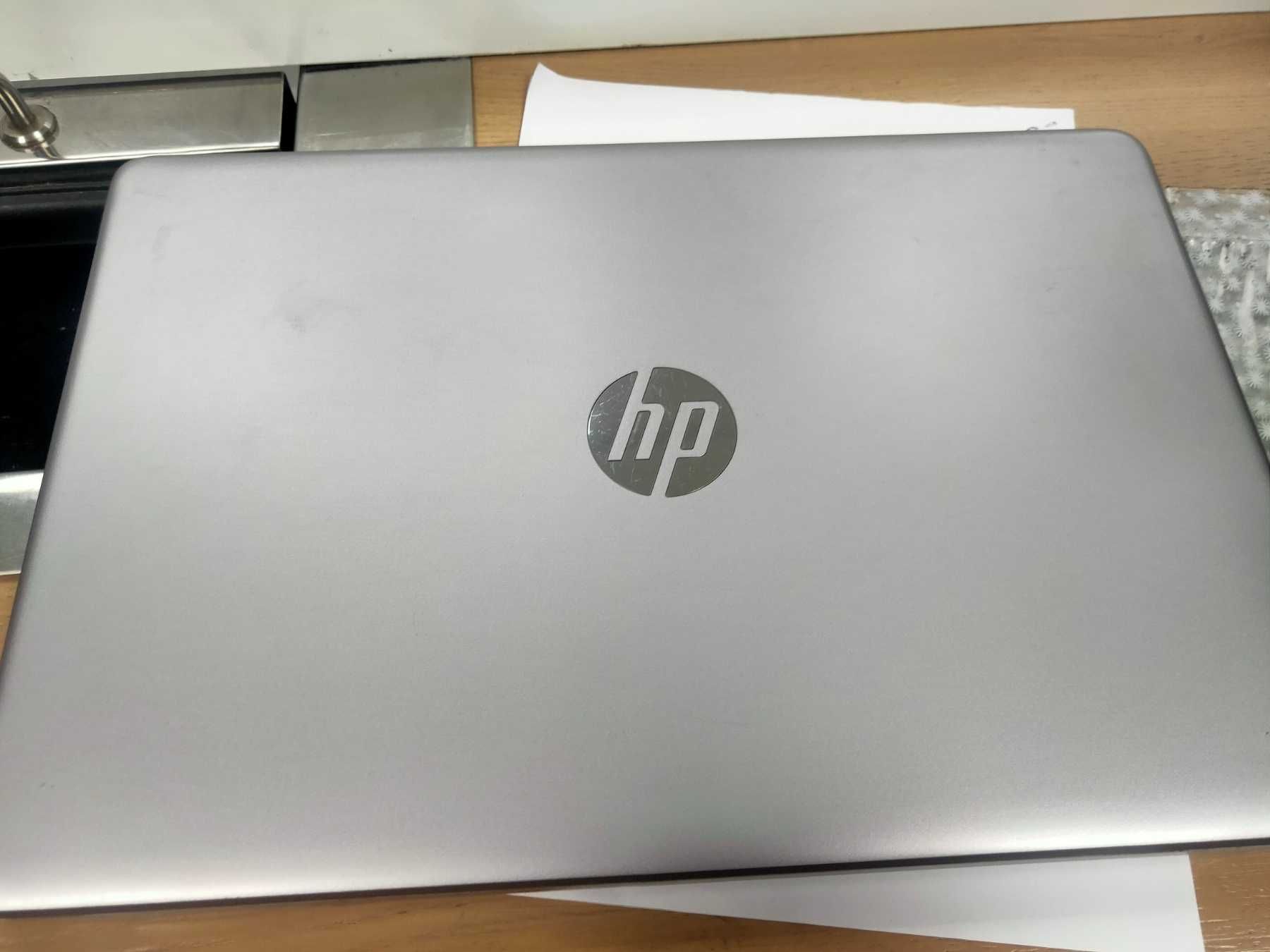 ноутбук HP 250 G9