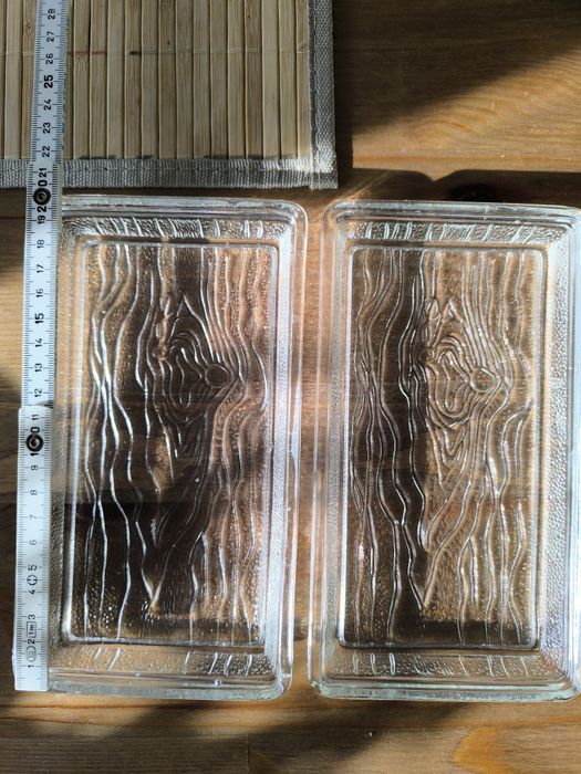 Dwie szklane patery cena za całość