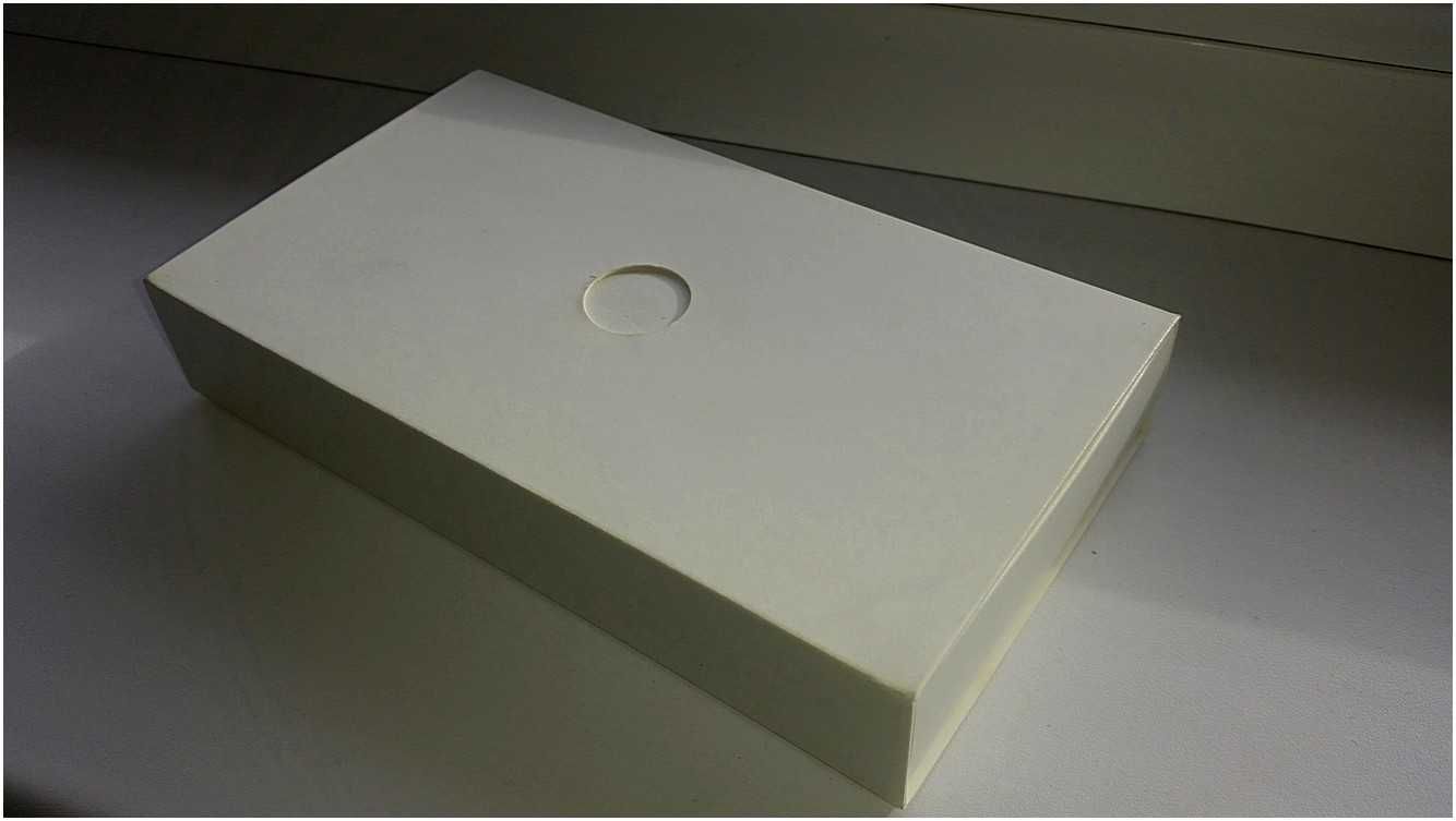 Białe Kartonowe Pudełko Ozdobne Dekoracyjne Fasonowe Prezent 18,5x10x3