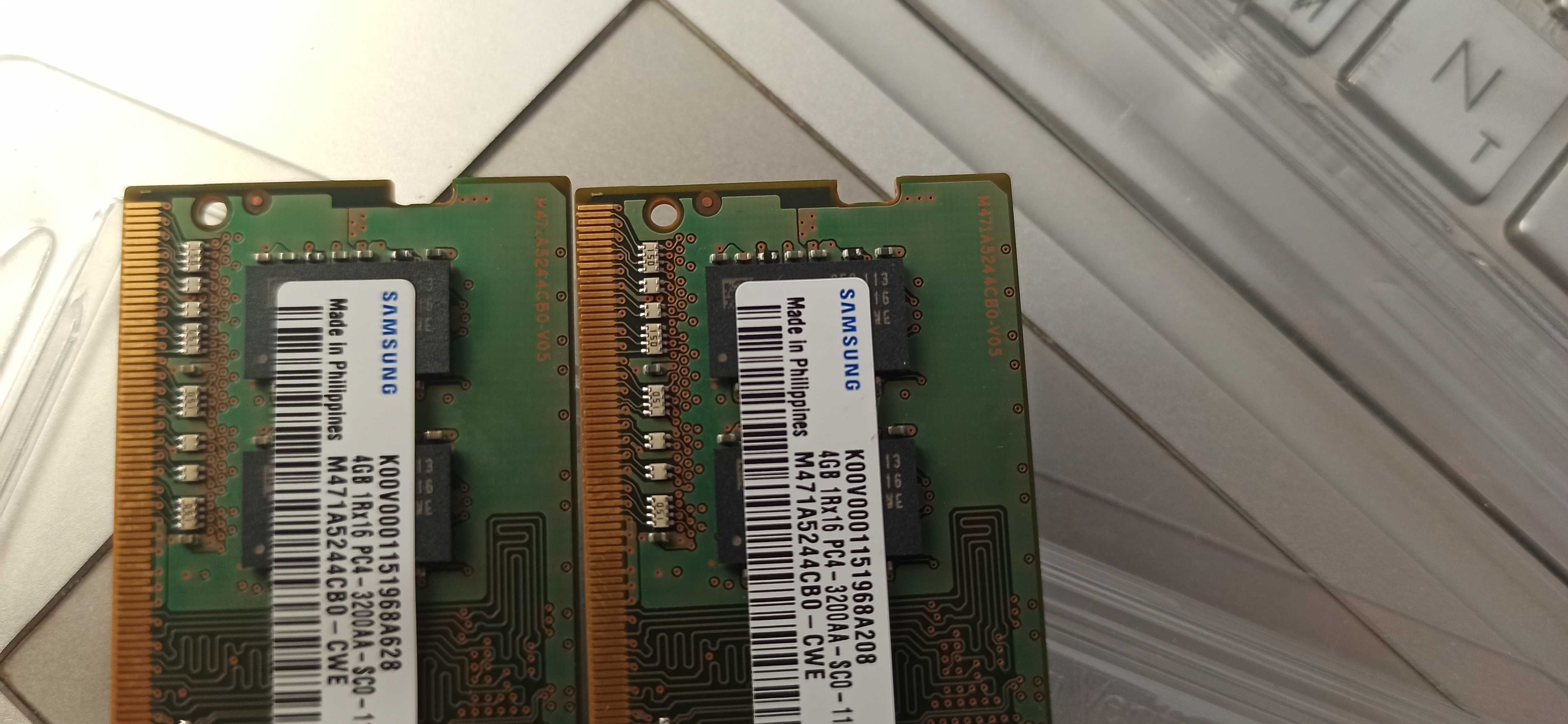 2 плашки оперативка Samsung SODIMM DDR4 3200 4 GB (M471A5244CB0-CWЕ)