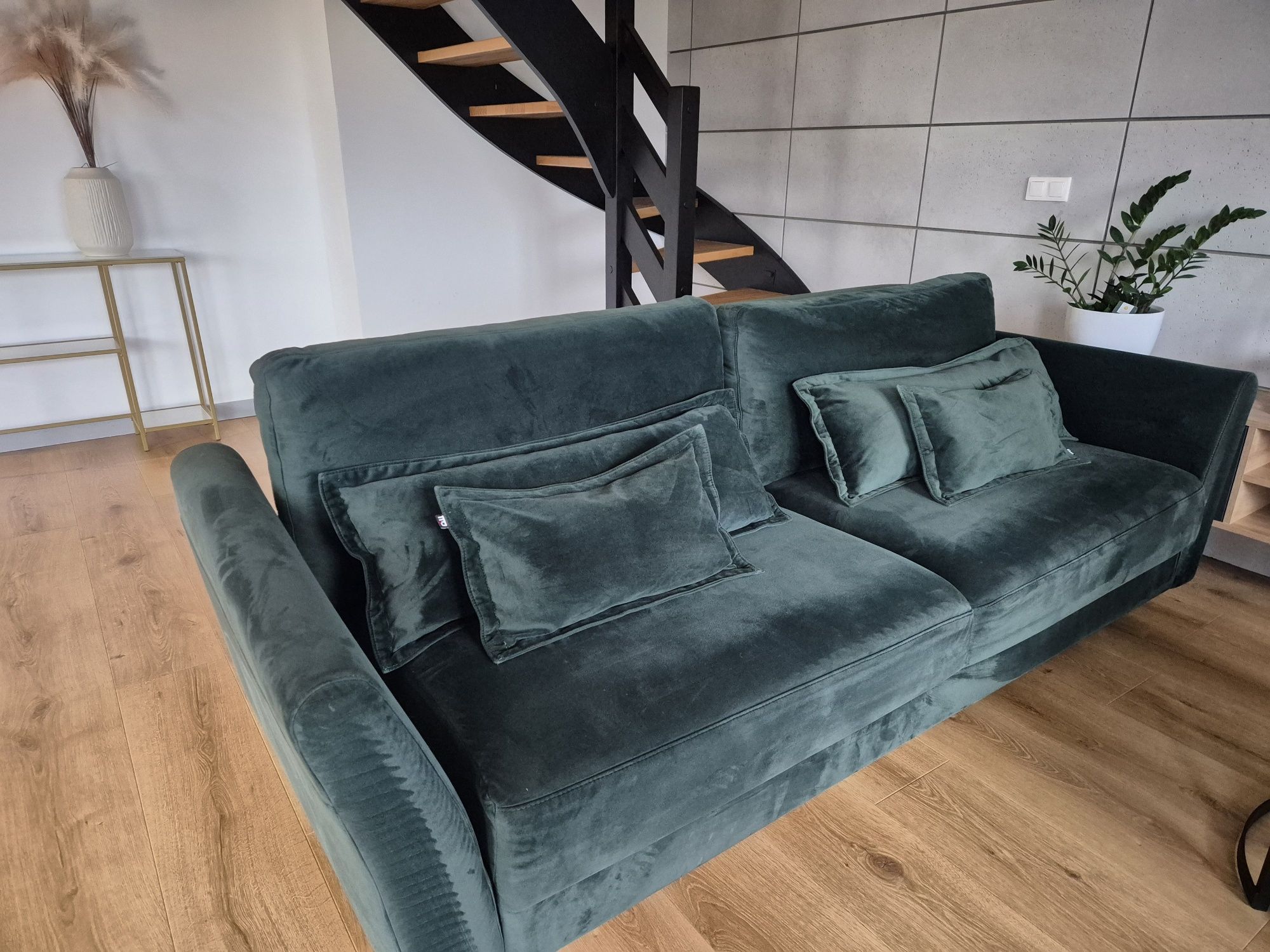 Zielona sofa 3 osobowa rozkładana z pojemnikiem welur MP Nidzica