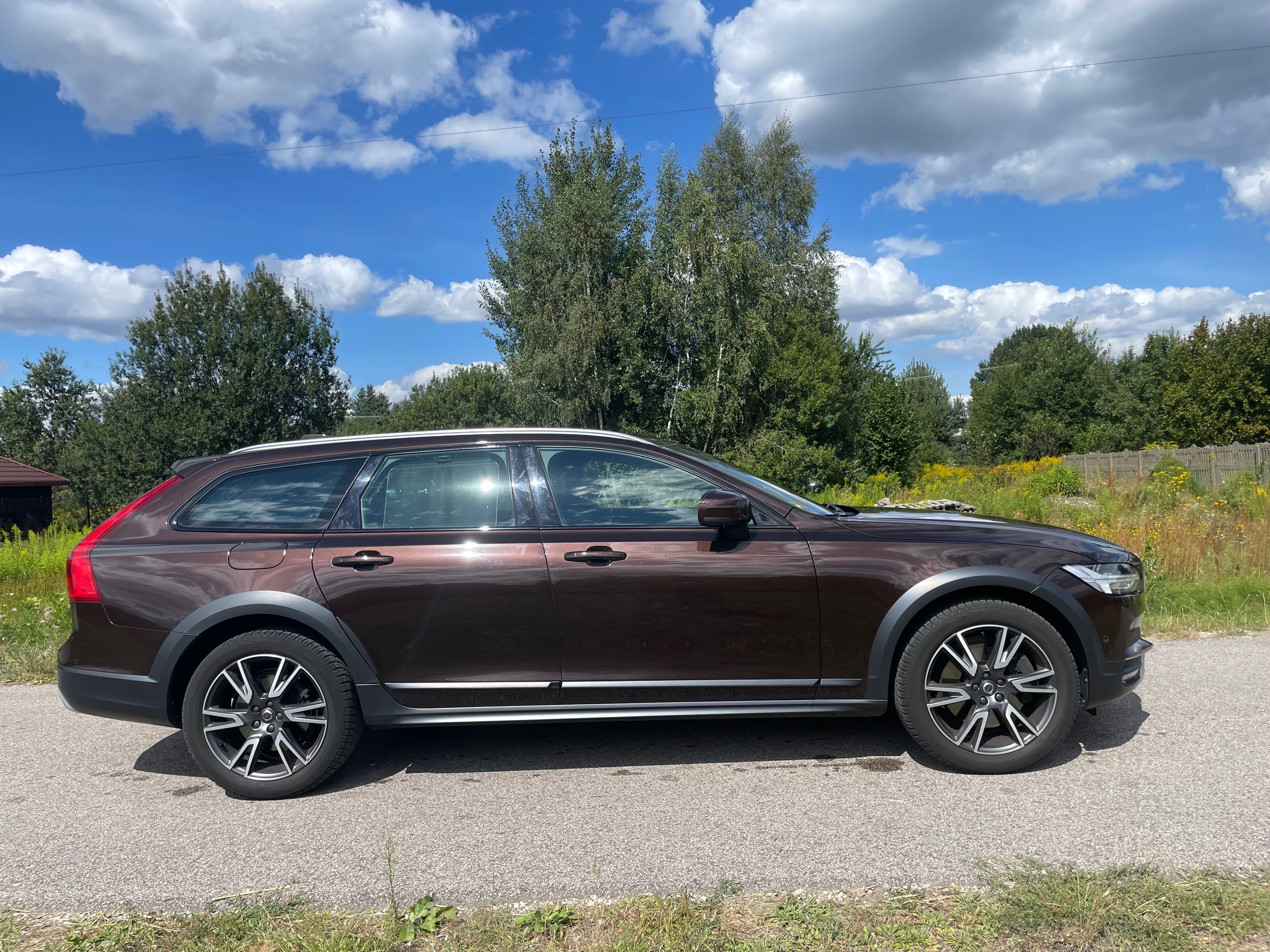 Volvo V90 Cross Country D5 AWD Pro 2018 Panorama Dach Bogata wersja