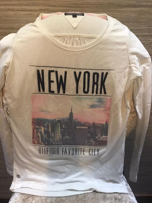 Roupa de menina, impecável