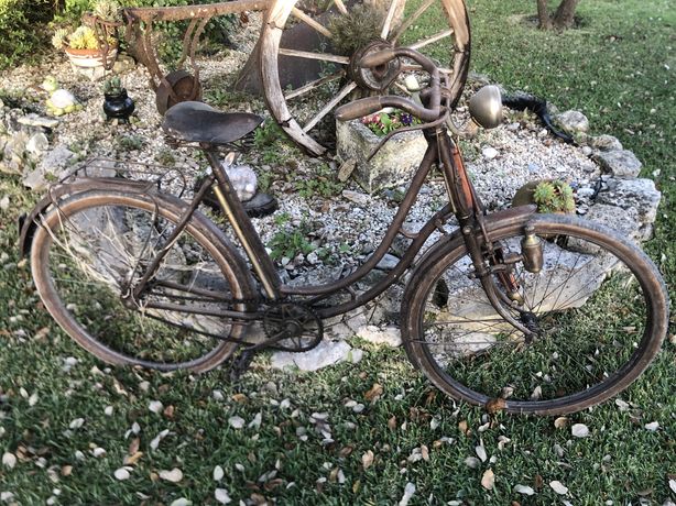 Bicicleta pasteleira dos anos 30