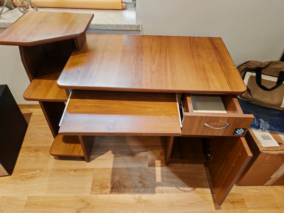 Biurko komputerowe (ważne do 28.10)