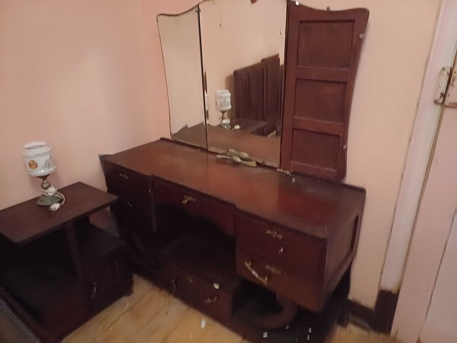 Mobilia vintage em bom  estado