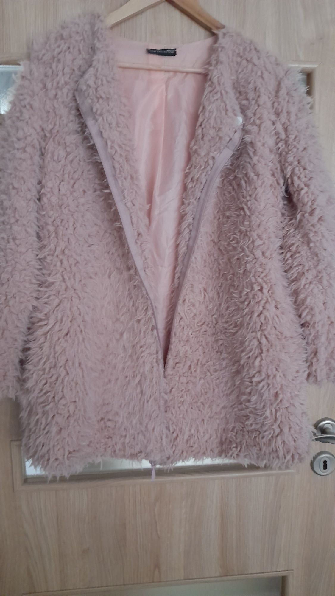 Kurtka futerko włoska NEW COLLECTION kolor pudrowy roz rozmiar M/L