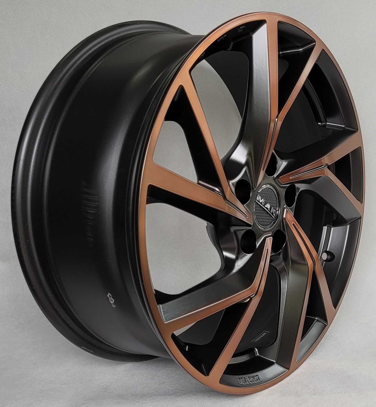 MAK Felgi 18 Cupra Formentor Audi A4 B8 B9 A6 C7 C8 Passat B8 Superb 3