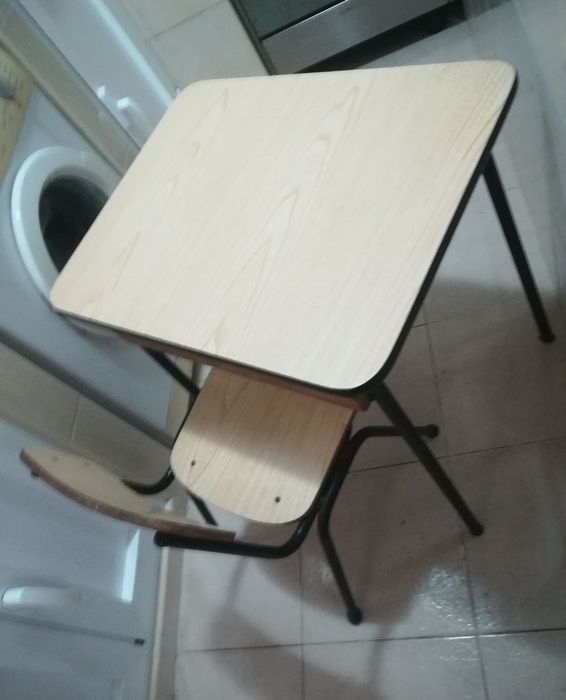 Mesa e cadeira vintage