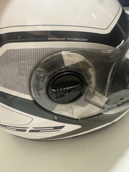 Capacete usado em boas condições