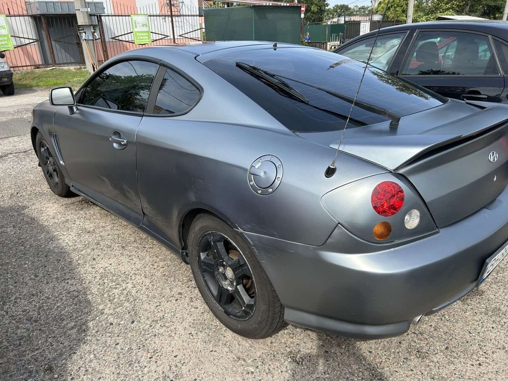 Машина  Hyundai Tiburon