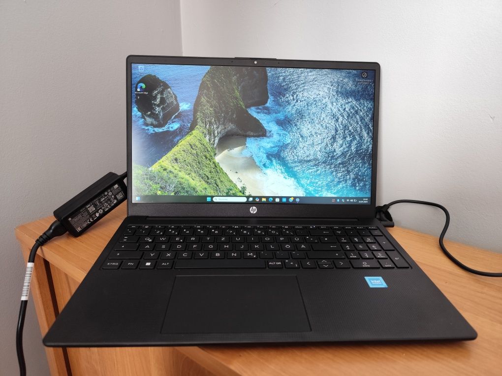 Roczny HP 15-FD0615 Intel N200 4x3,7GHz SSD 512GB RAM 8GB  FHD Win11
