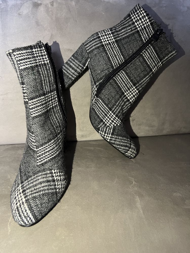 Botins padrão pied de coq/ houndstooth a estrear