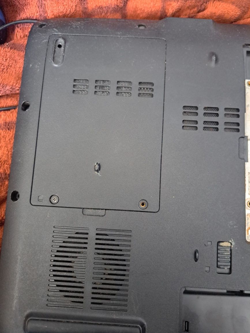 Acer Aspire 5737Z – na części / uszkodzony / po zalaniu