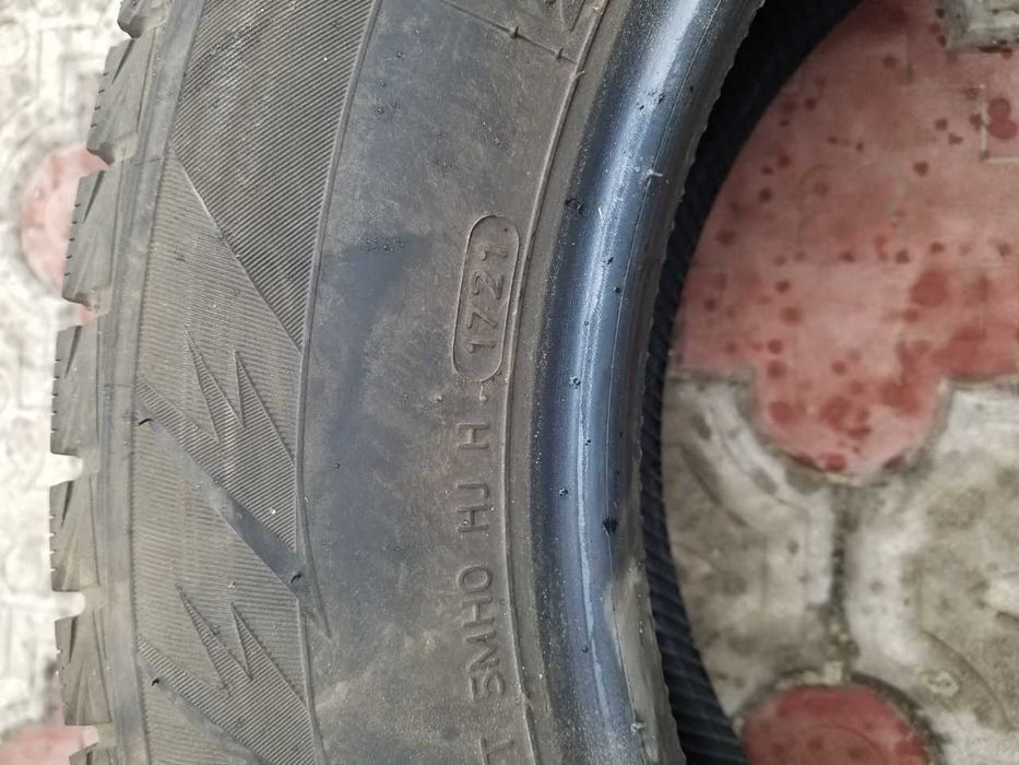 Hankook Winter I*cept iZ2 W616 (215/65R17 99T)