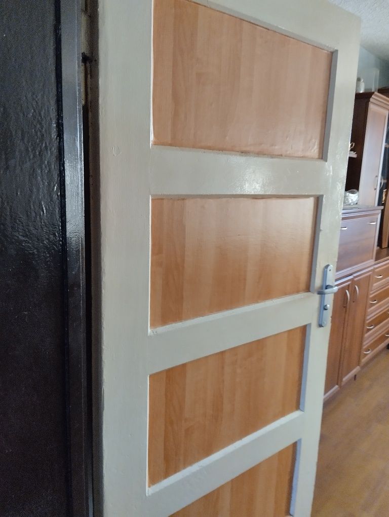 Drzwi wewnętrzne drewniane  x3