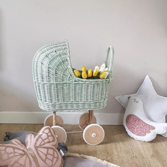Wózek dla lalek wysoki miętowy +gumowane koła wiklinowy handmade