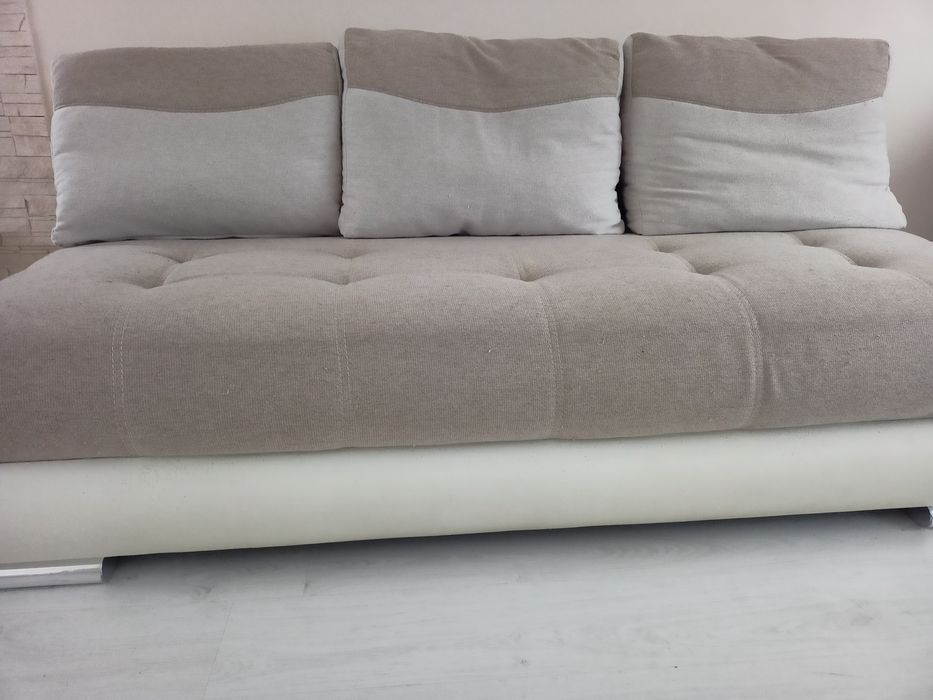 3 szt  dużych poduszek  na sofe