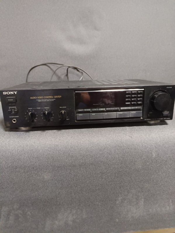 Amplituner Sony STR-AV 220