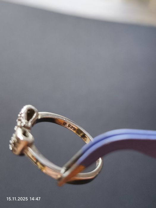 Pierścionek kokardka z kryształkami, srebro 925, średnica 17,6 mm