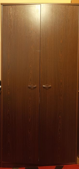 Meble używane (do tych jasnych jeszcze biurko)