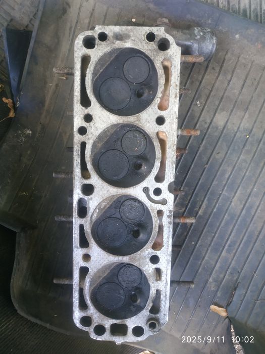 ОпельКадет 1.3 распредвал,головка