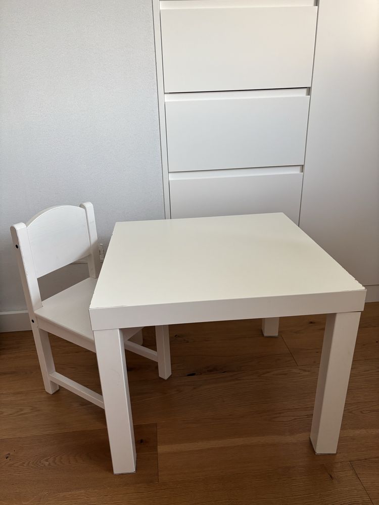 Krzesełko Sundvik i stolik Ikea Lack