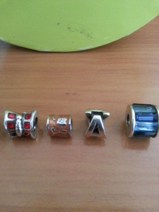 Contas em prata 925, marca Chamilia